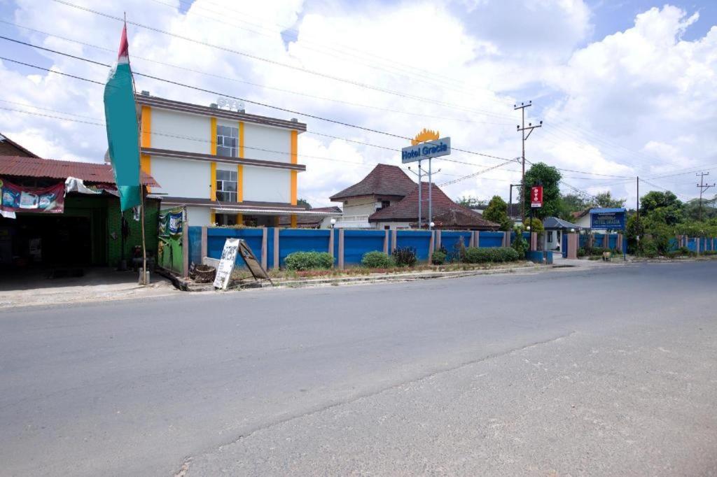 Oyo 3207 Hotel Gracia Bandar Lampung Eksteriør bilde